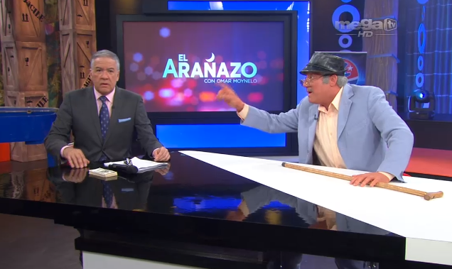 El Chory acaba con Omar Moynelo en El Ara azo. Mega TV